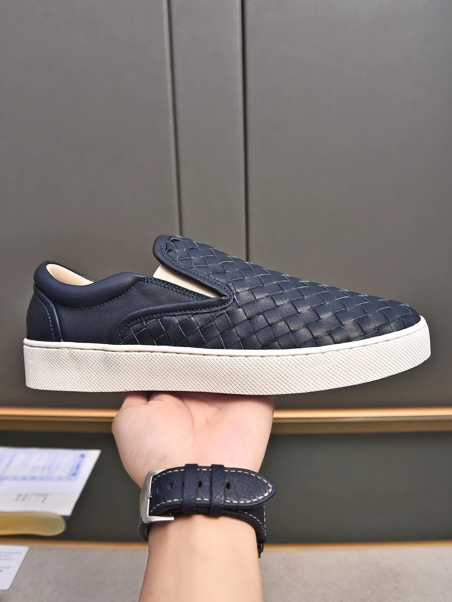 Men's shoes 💰480 [Sleeves series] BOTTEG* VENET* - high-end boutique Size: 38-44 (45 customized) BV new product, first-layer cowhide artificially woven classic style harmoniously blends with contemporary fashion temperament, rubber soles are light and flexible, water-dyed sheepskin pads! [Taobao, Tmall, and live streaming are the first choices]